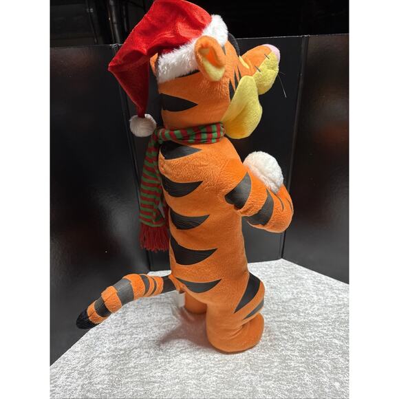 Tigger Santa Hat Door Greeters Disney Plush Christmas Winnie The Pooh 27" - Picture 5 of 16